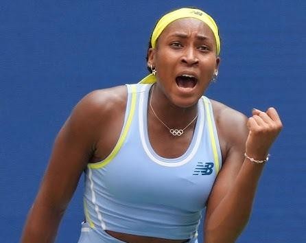 Zrzut ekranu profilu Coco Gauff na Instagramie (@cocogauff) z ponad 2 milionami obserwujących, pokazujący jej zdjęcie profilowe i różnorodne posty, w tym zdjęcia z kortu i z życia prywatnego.